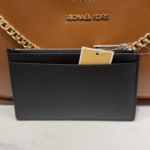 MICHAEL KORS
Jet Set Travel Medium Top Zip Leather Card Case Wallet 
Black 
NWT - Picture 9 of 16